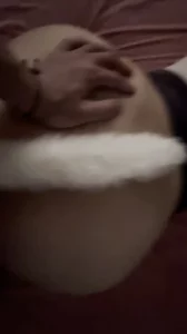 给05母狗塞上尾巴