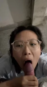 被调教的欲望很强的骚母狗，一脸媚样